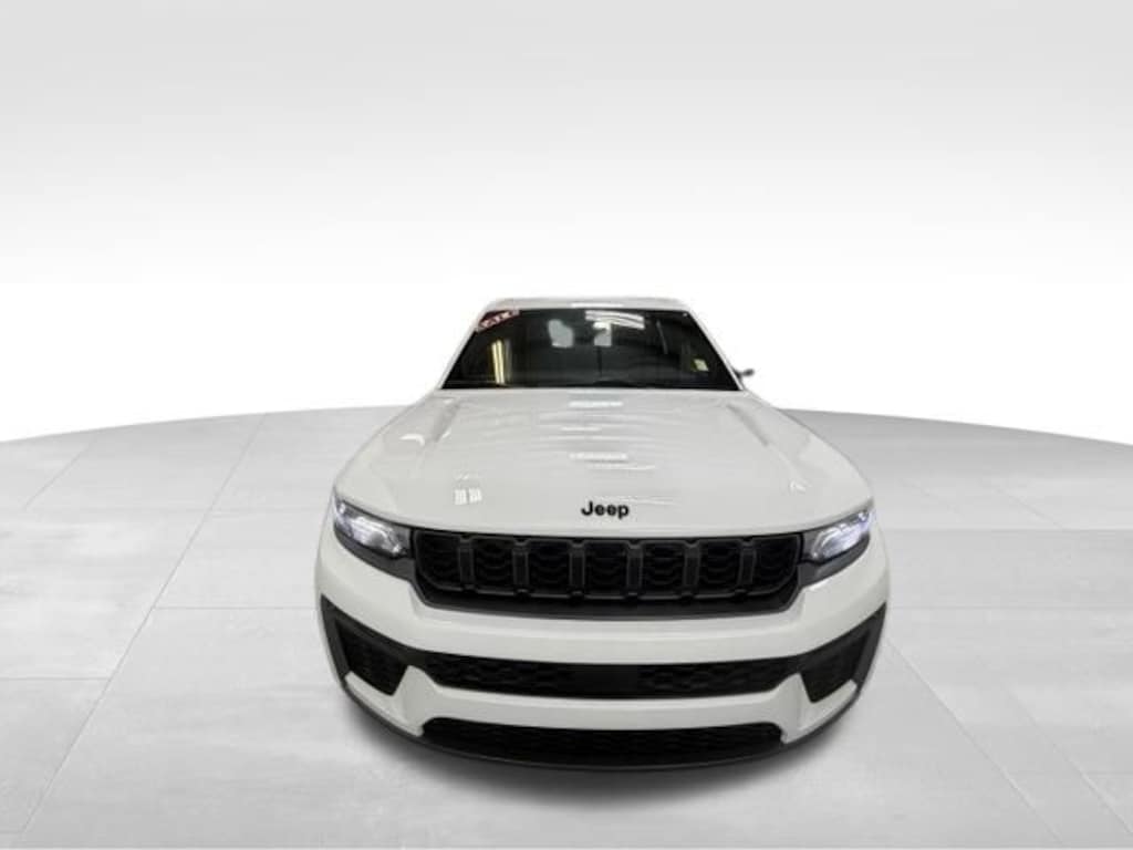 New 2027 Jeep Grand Cherokee Altitude Sport Utility