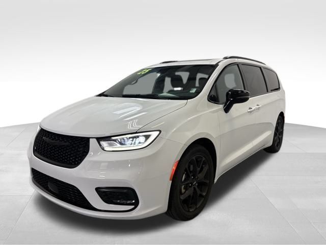 2025 Chrysler Pacifica Limited photo 2