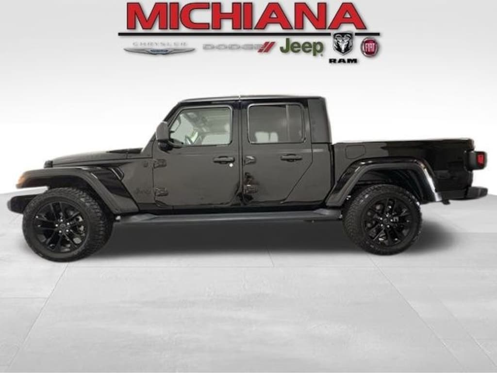 Used 2022 Jeep Gladiator Sport Truck Crew Cab