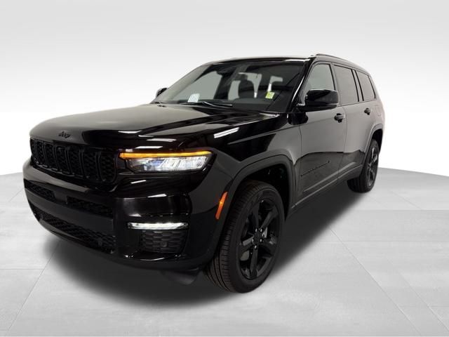 2025 Jeep Grand Cherokee Limited photo 2