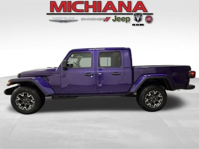 2026 Jeep Gladiator Sahara's photo