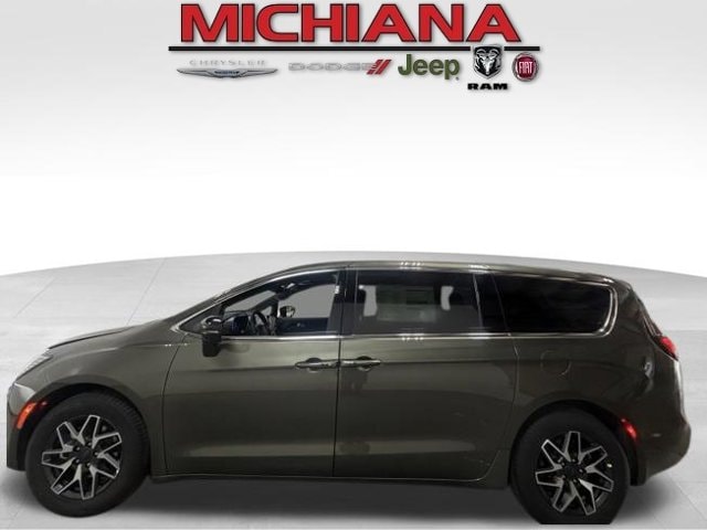 2027 Chrysler Pacifica