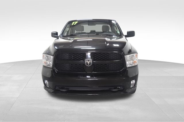 2017 Ram 1500 Tradesman Express photo 3