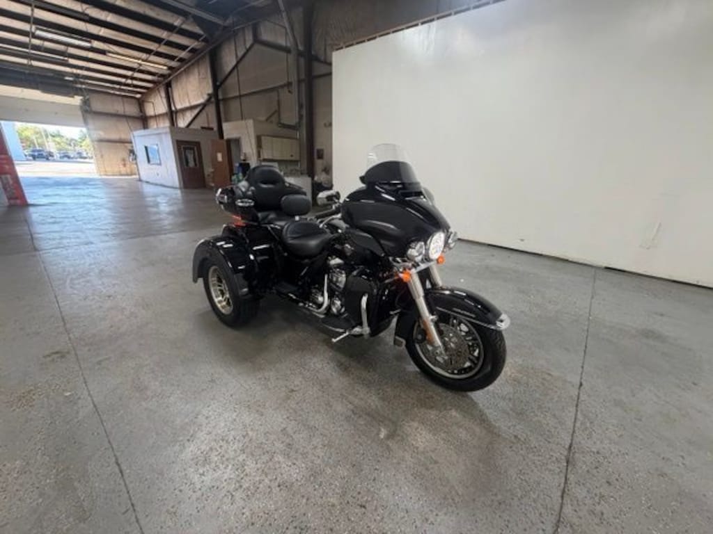 Used 2022 Harley-Davidson Tri Glide Ultra Motorcycle