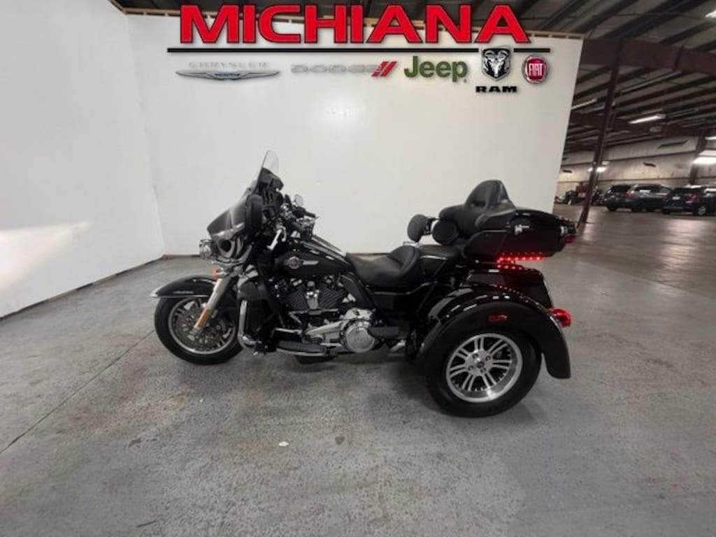 Used 2022 Harley-Davidson Tri Glide Ultra Motorcycle
