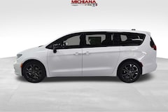 2026 Chrysler Pacifica SELECT Passenger Van