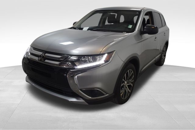 Used 2018 Mitsubishi Outlander ES with VIN JA4AD2A38JZ017889 for sale in Mishawaka, IN