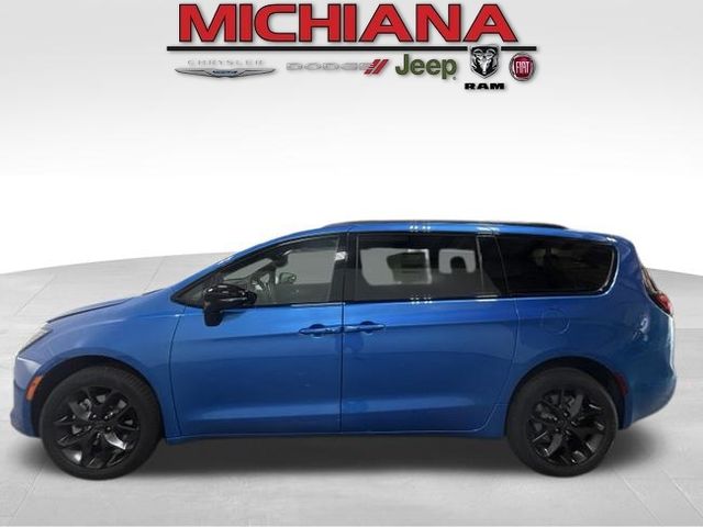 2027 Chrysler Pacifica