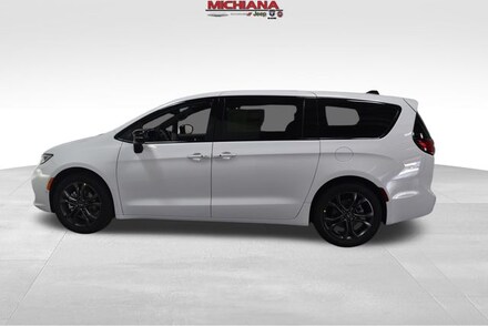 2026 Chrysler Pacifica Select Passenger Van