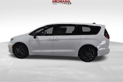 2026 Chrysler Pacifica SELECT Passenger Van