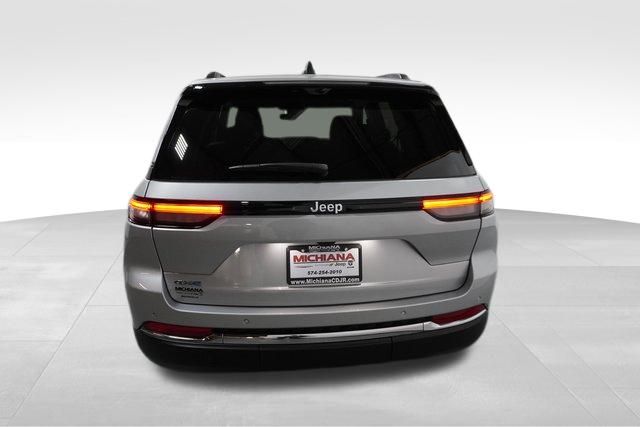 2024 Jeep Cherokee 4xe Sport photo 3