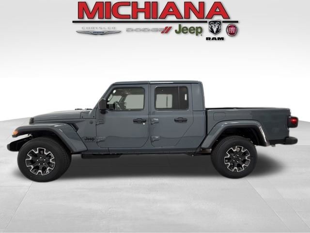2026 Jeep Gladiator Sahara Auto's photo