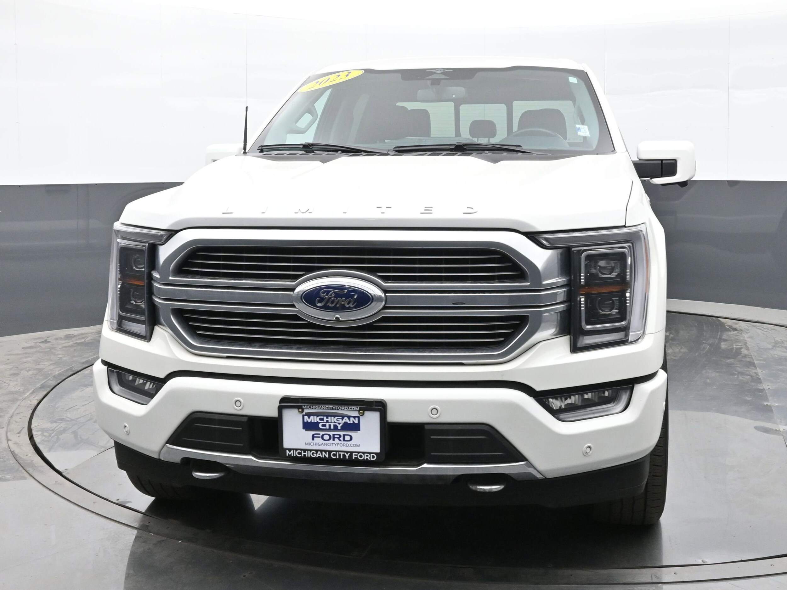 2023 Ford F-150 Limited photo 3