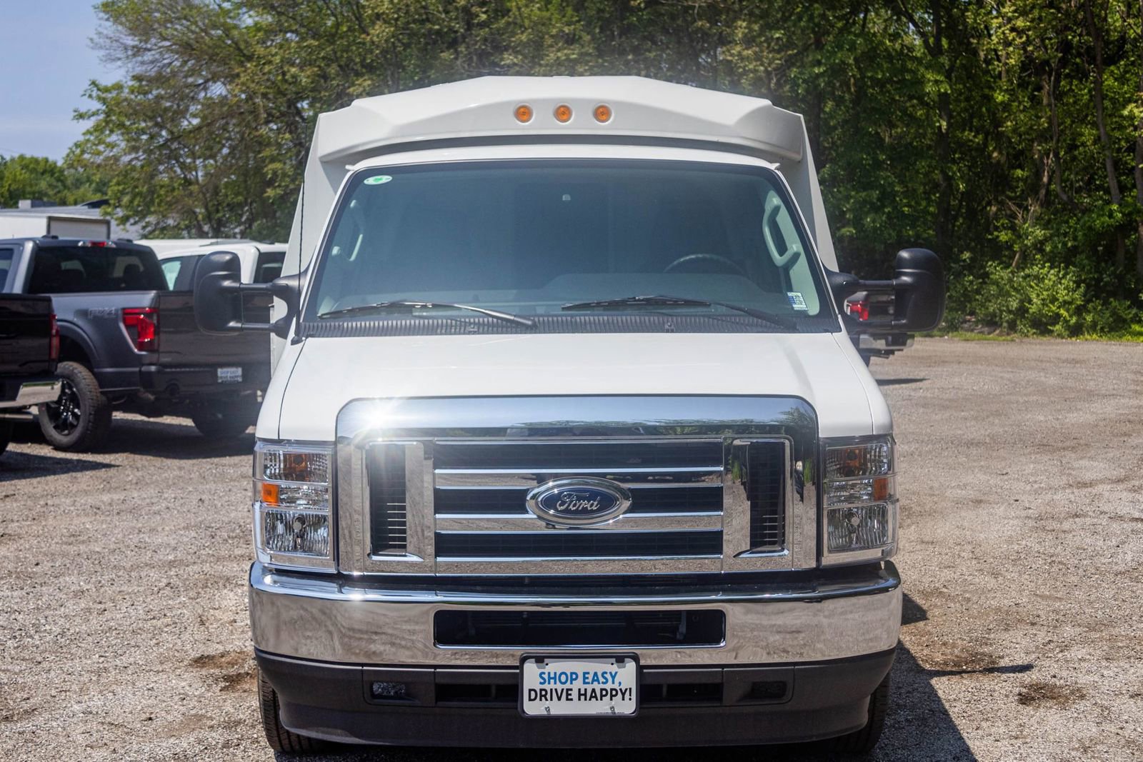 2024 Ford E-350 photo 3