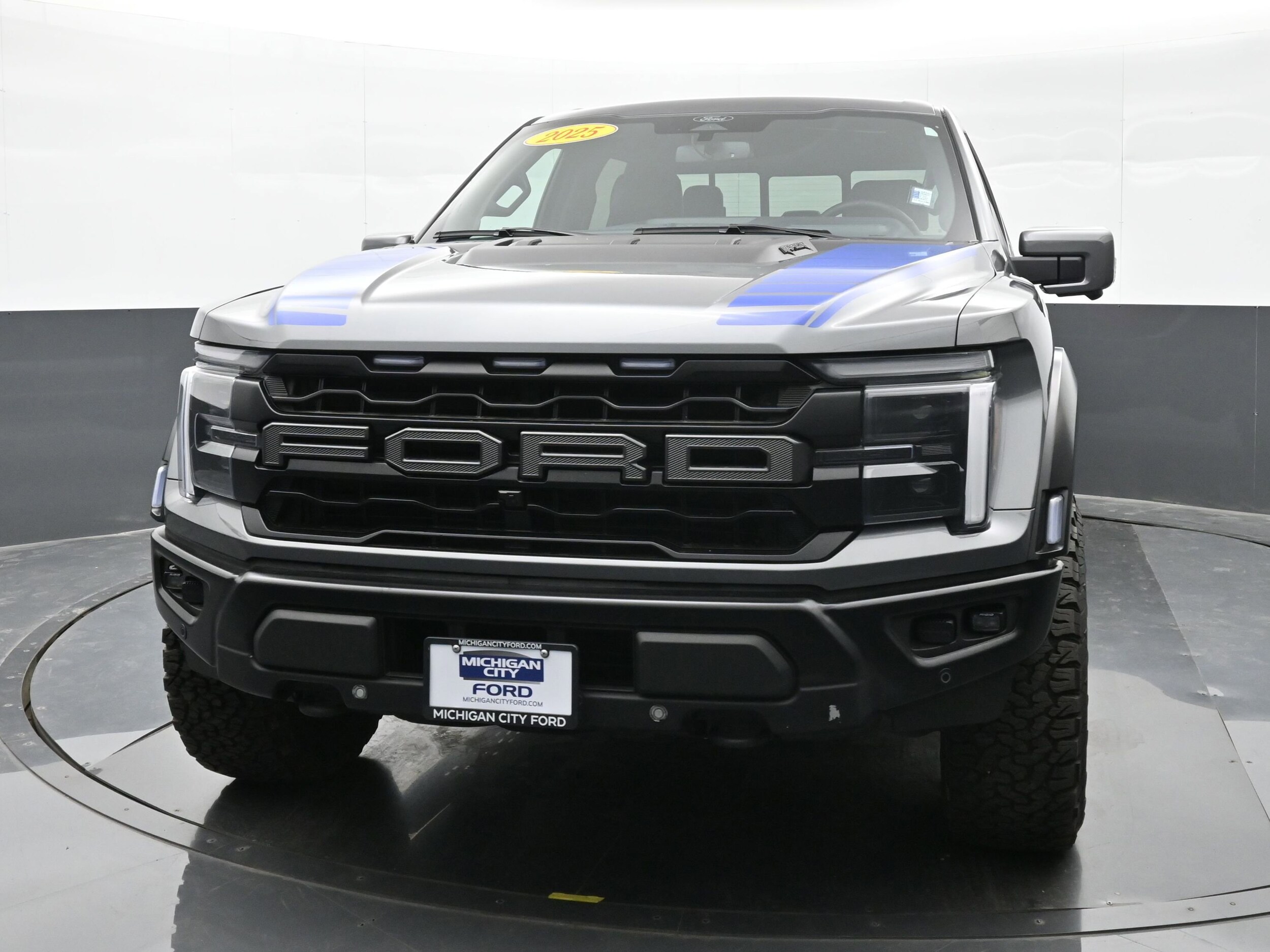 2025 Ford F-150 Raptor photo 3