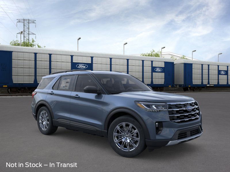 2026 Ford Explorer photo 2