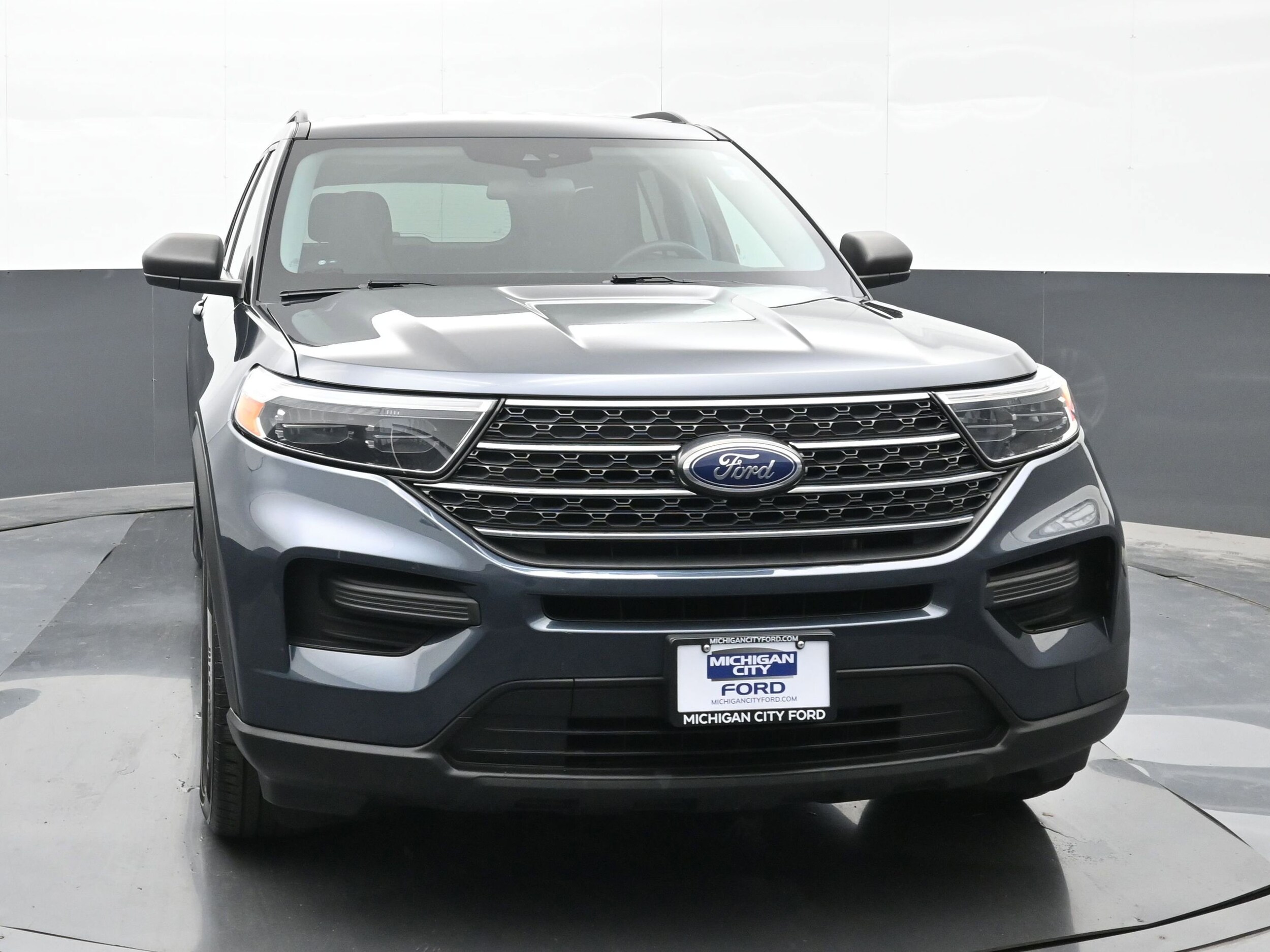 2022 Ford Explorer XLT photo 2
