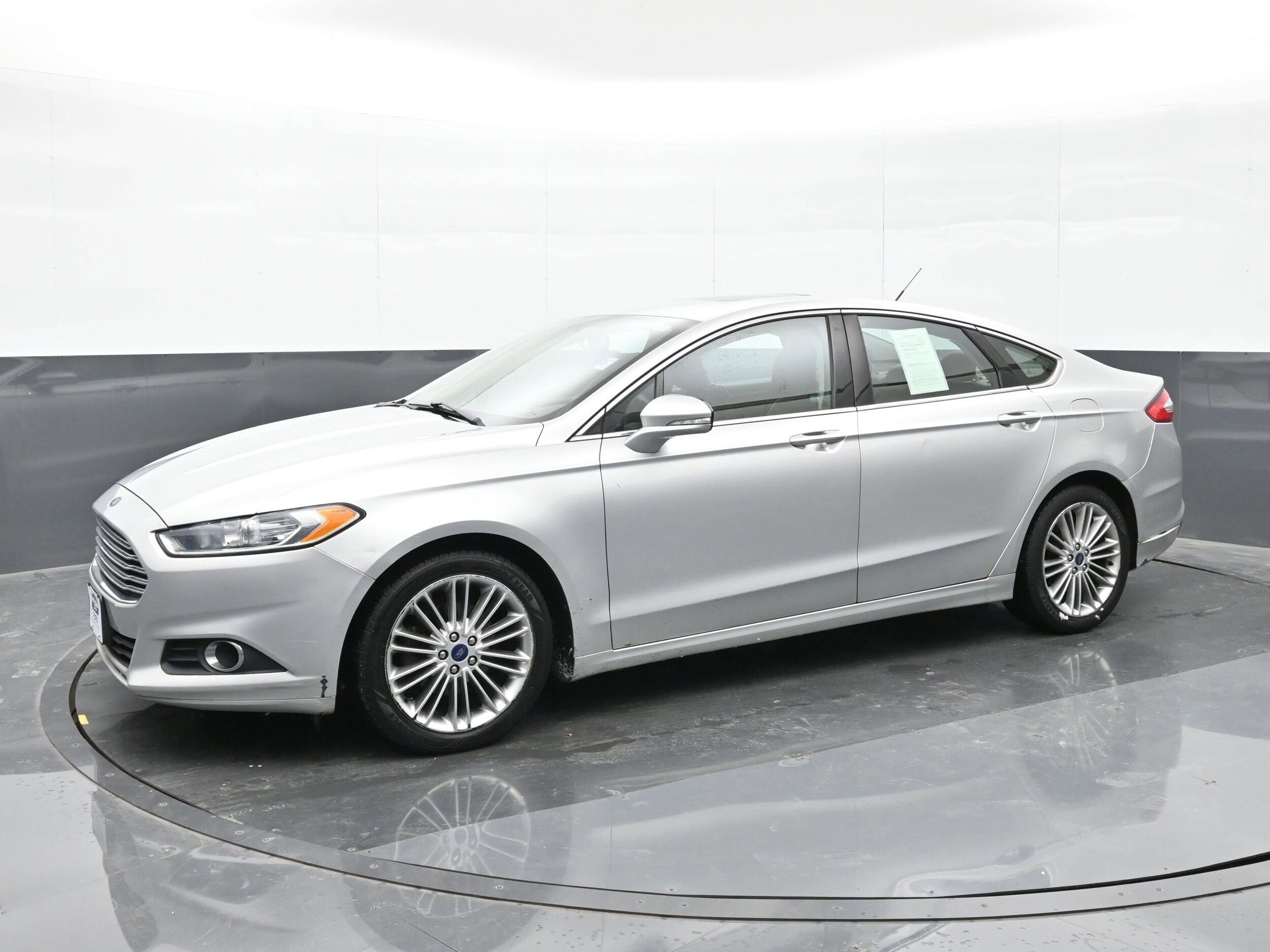 2014 Ford Fusion SE photo 4