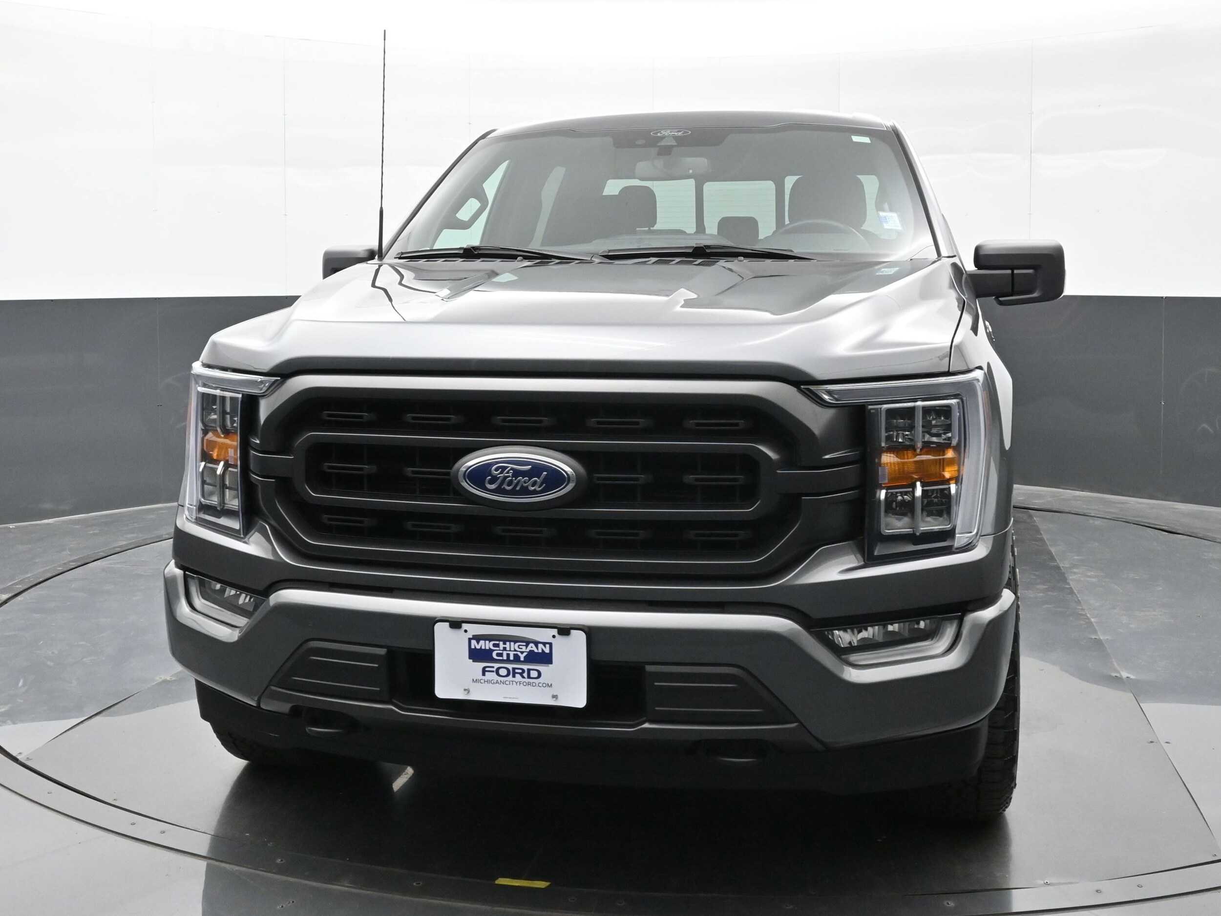 2021 Ford F-150 XLT photo 3