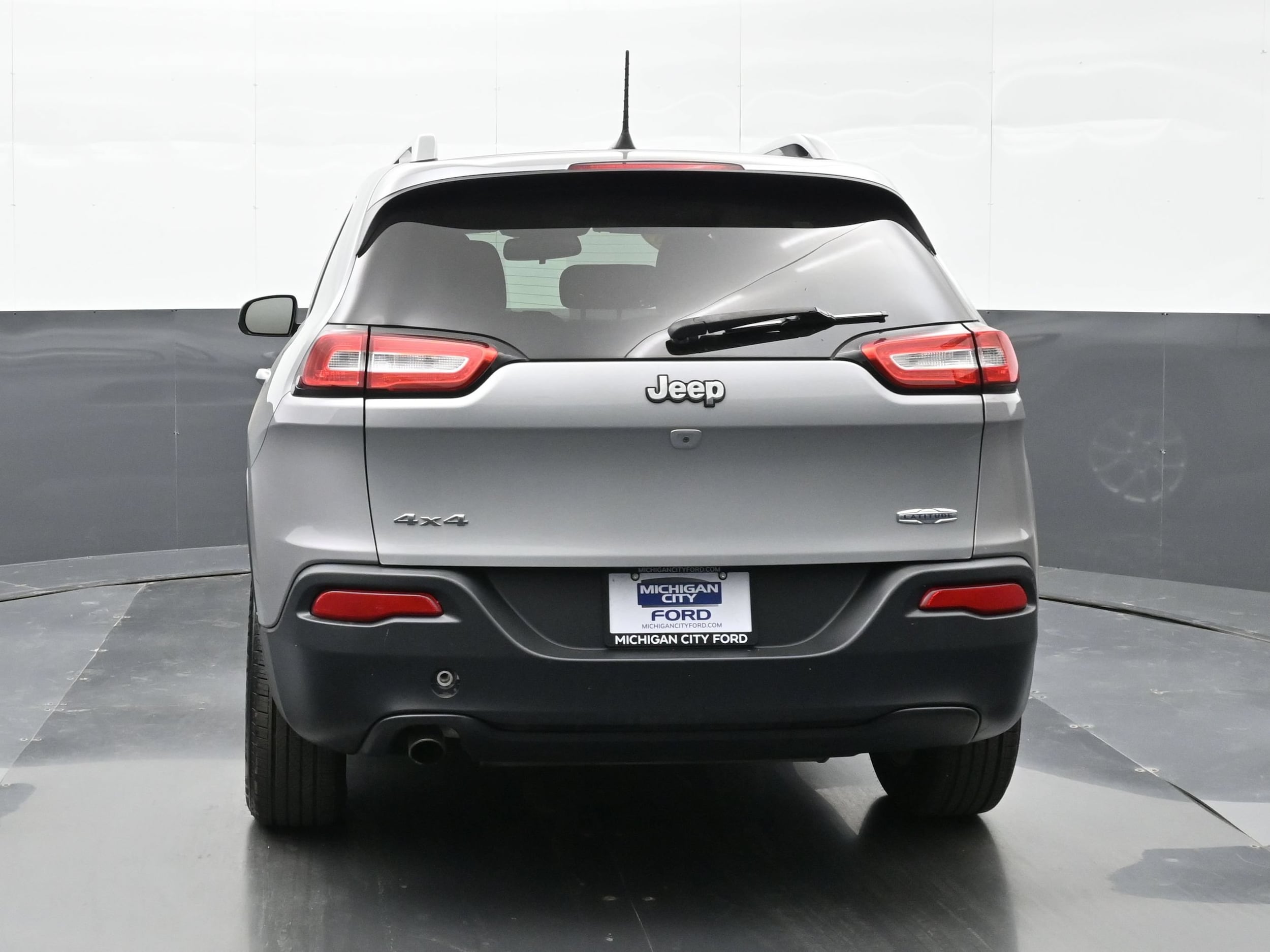 Used 2016 Jeep Cherokee Latitude with VIN 1C4PJMCB1GW117593 for sale in Michigan City, IN