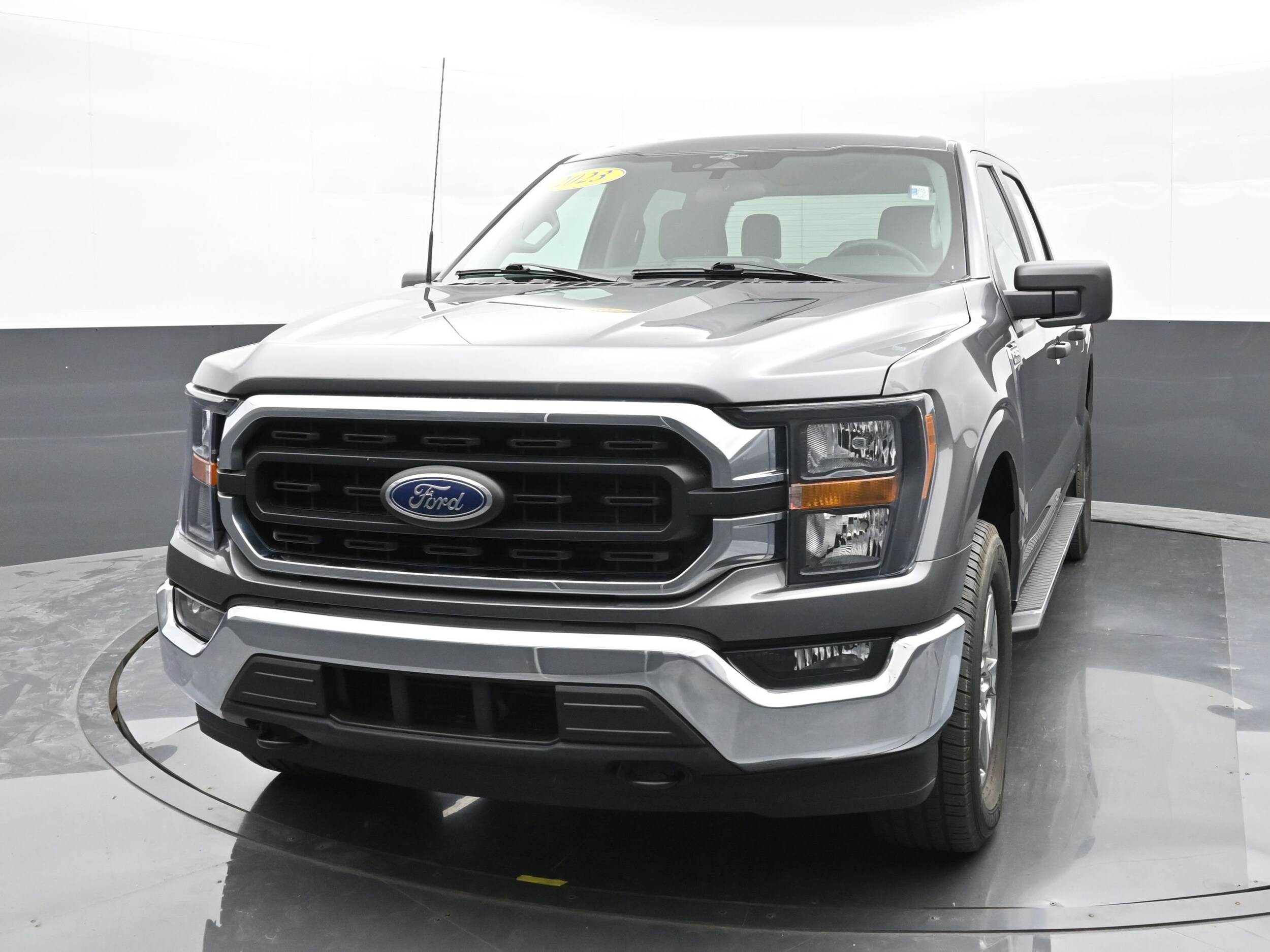 2023 Ford F-150 XLT photo 3