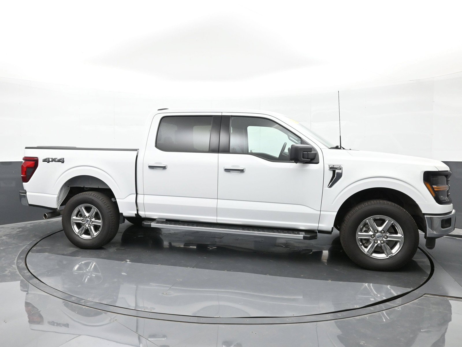 2024 Ford F-150 XLT - Photo 9