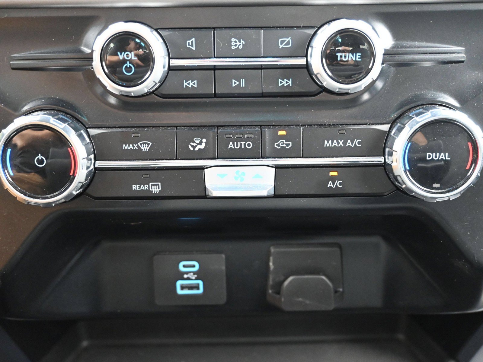 2024 Ford F-150 XLT - Photo 17