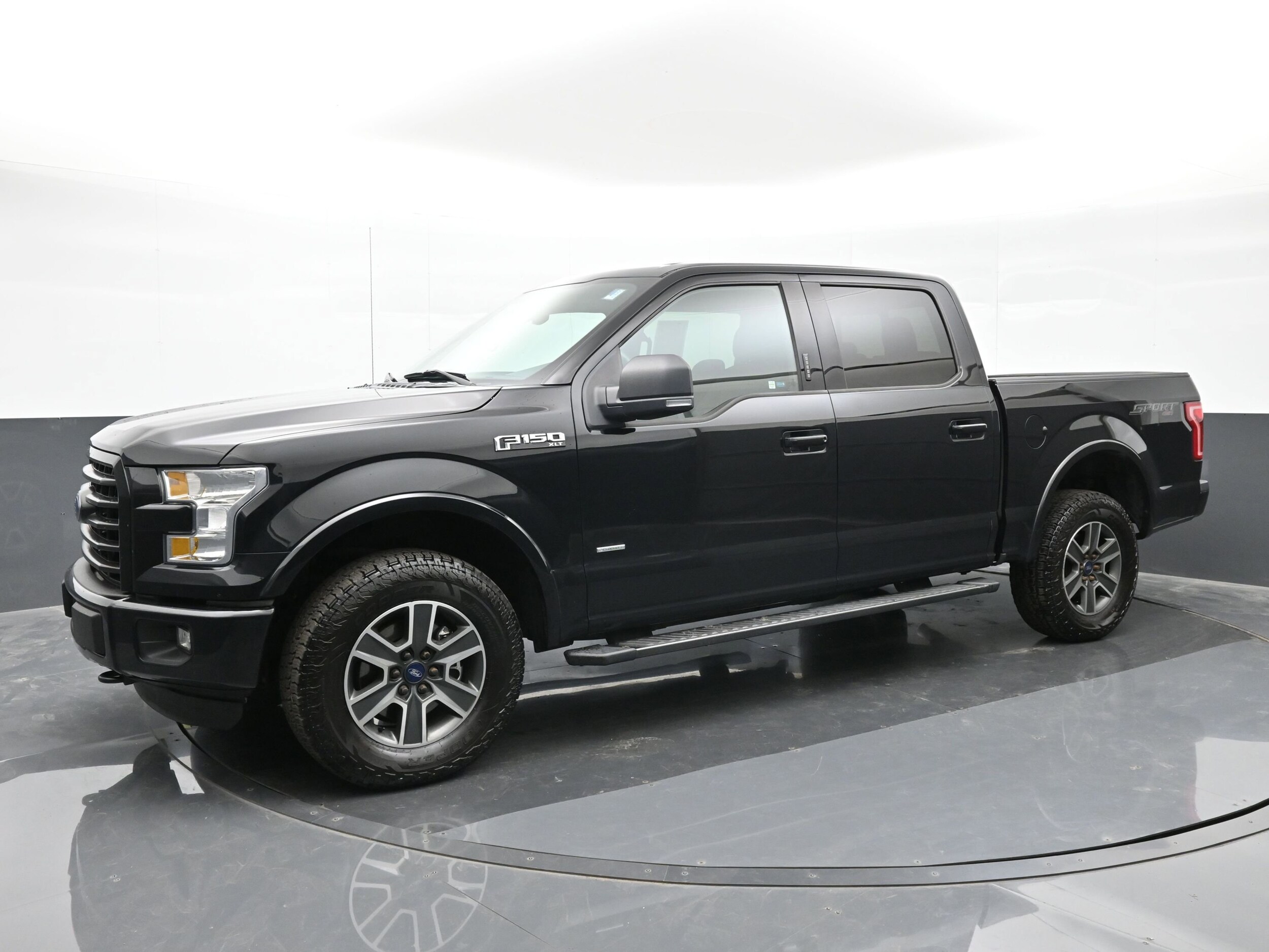 2016 Ford F-150 XLT photo 3
