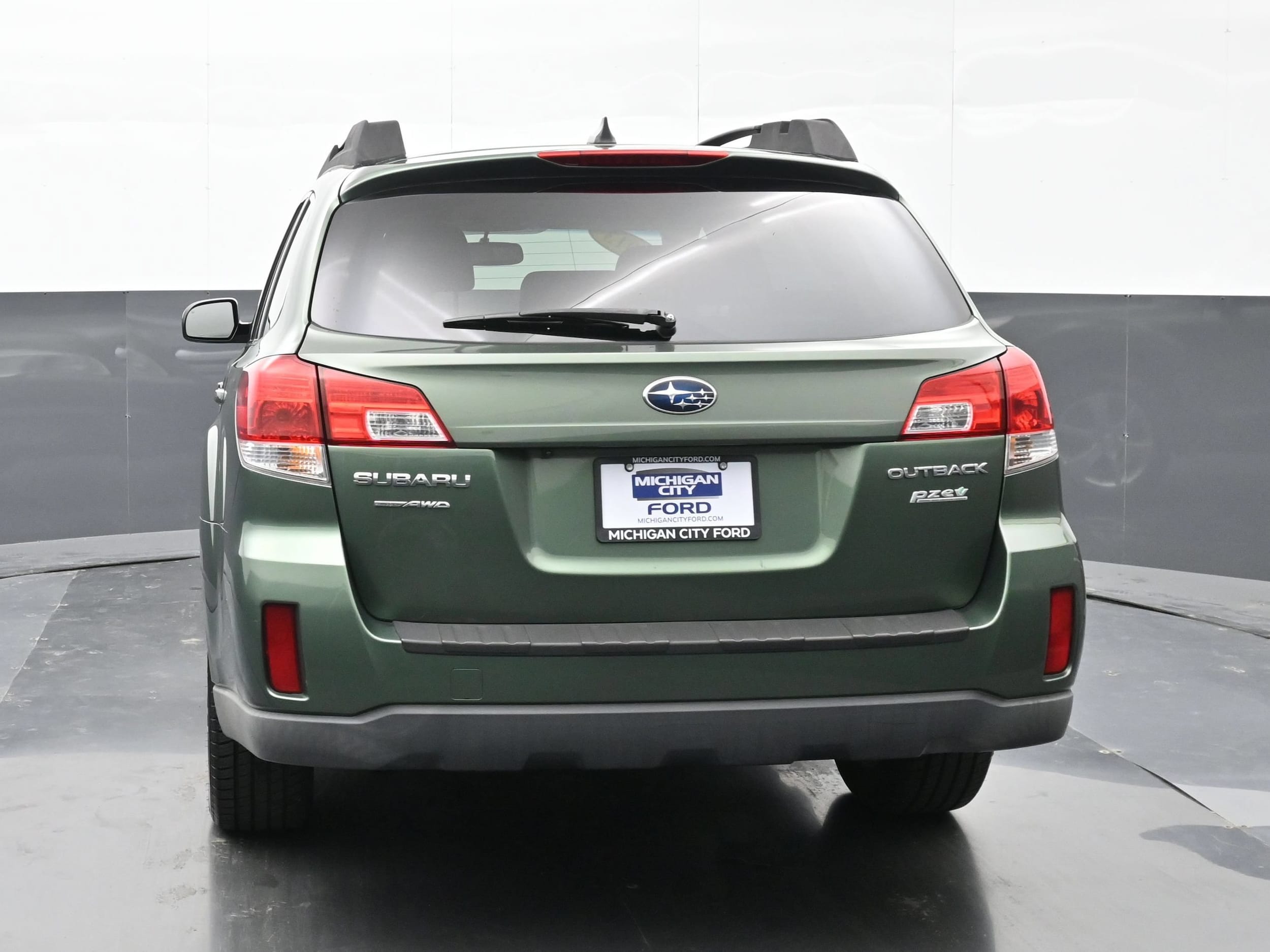 Used 2013 Subaru Outback Limited with VIN 4S4BRBKC6D3214847 for sale in Michigan City, IN