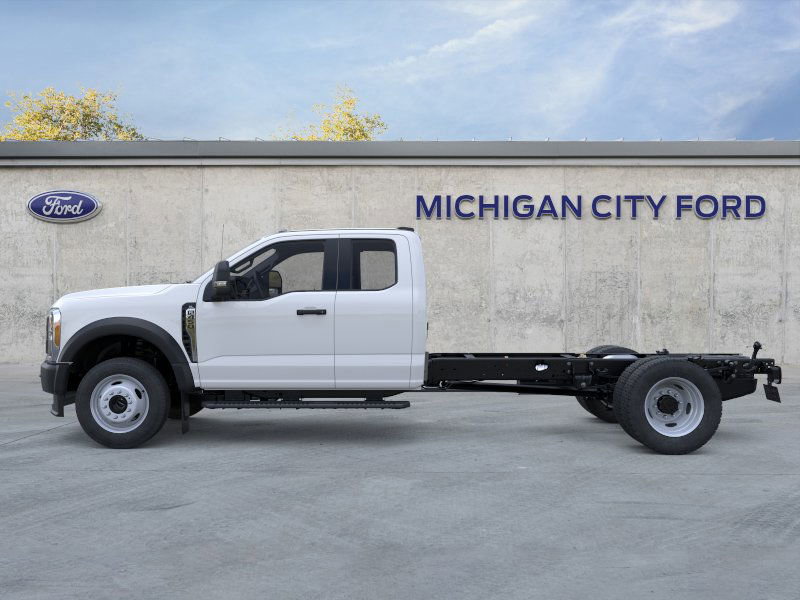 2026 Ford F-450 photo 3