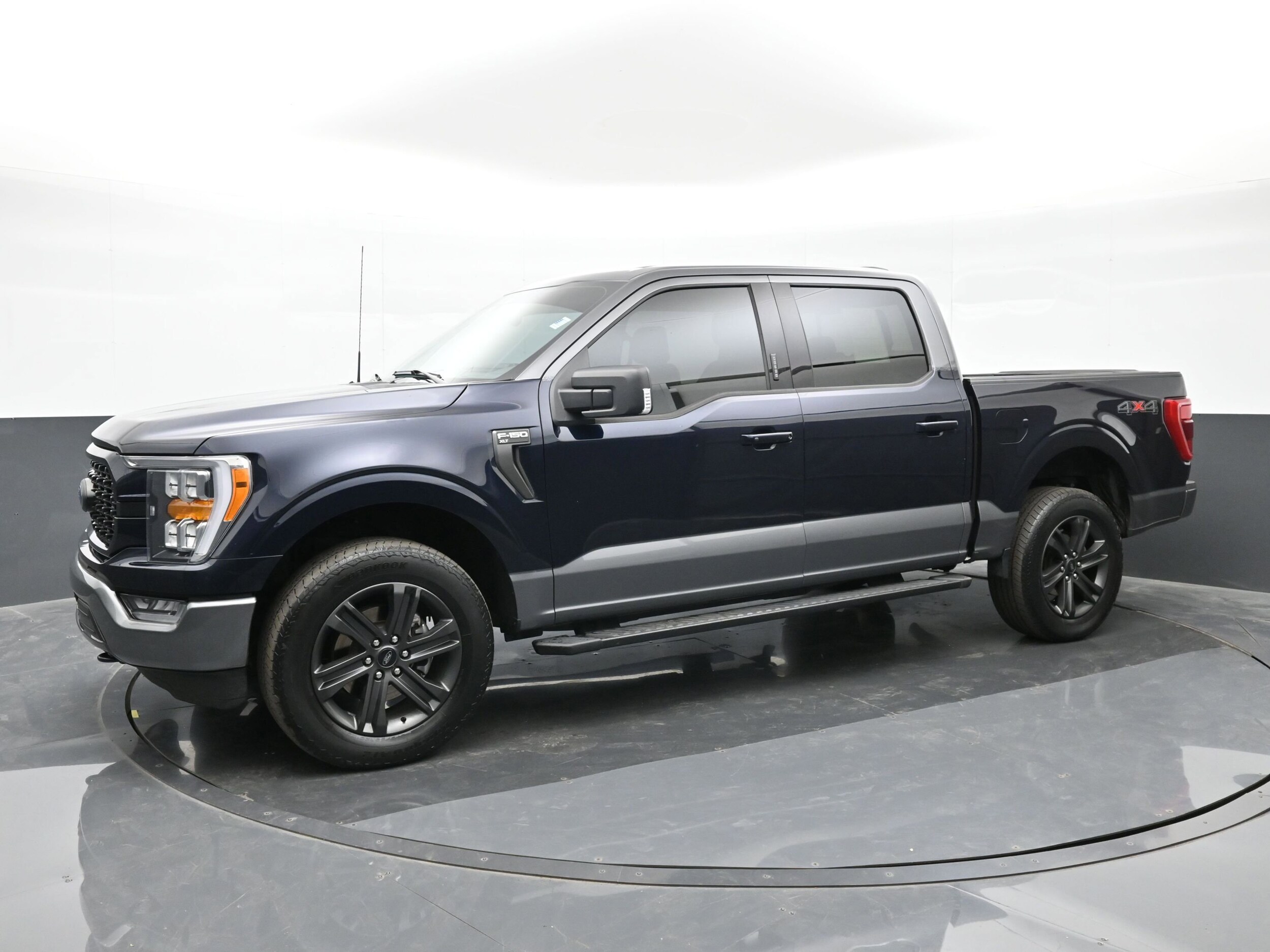 2023 Ford F-150 XLT photo 4
