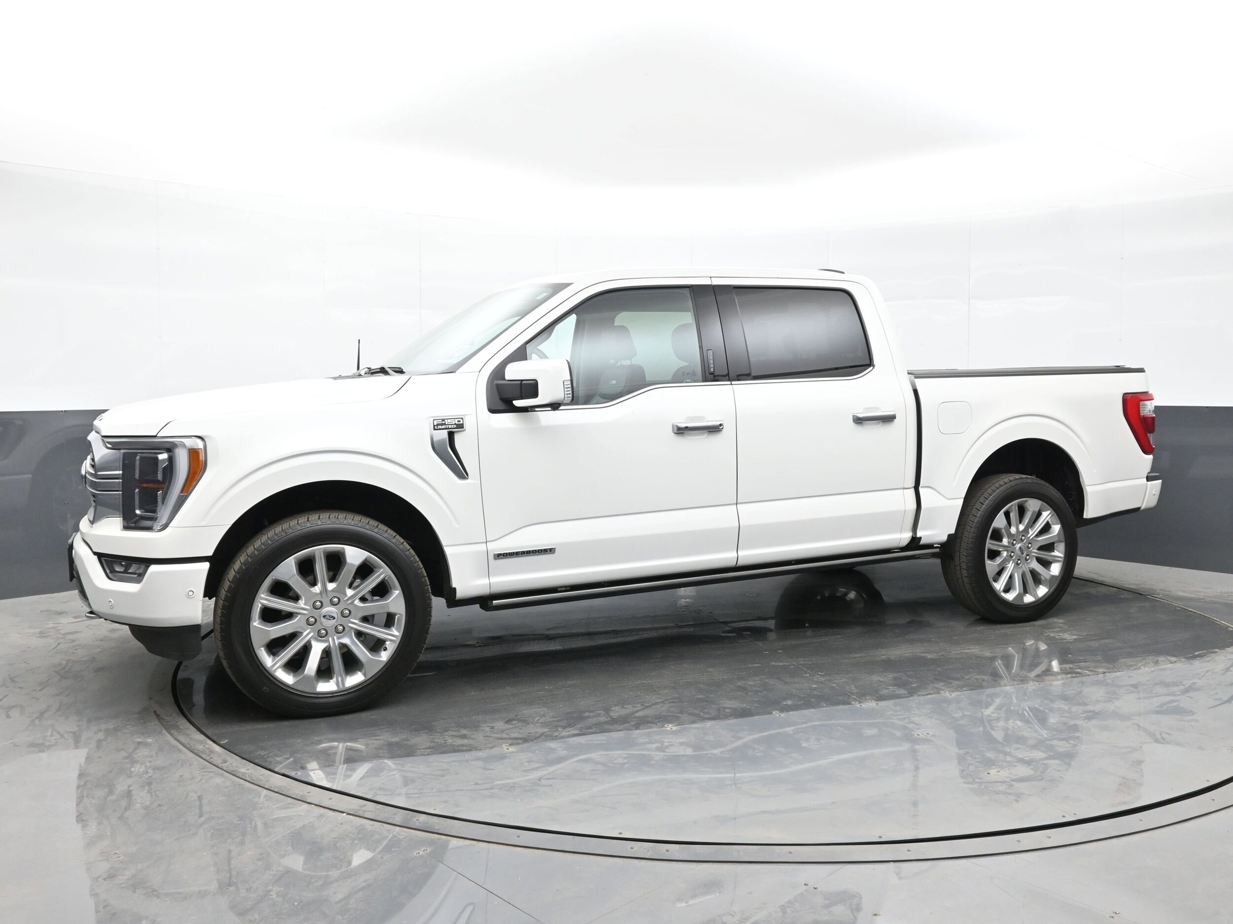 2023 Ford F-150 Limited photo 4