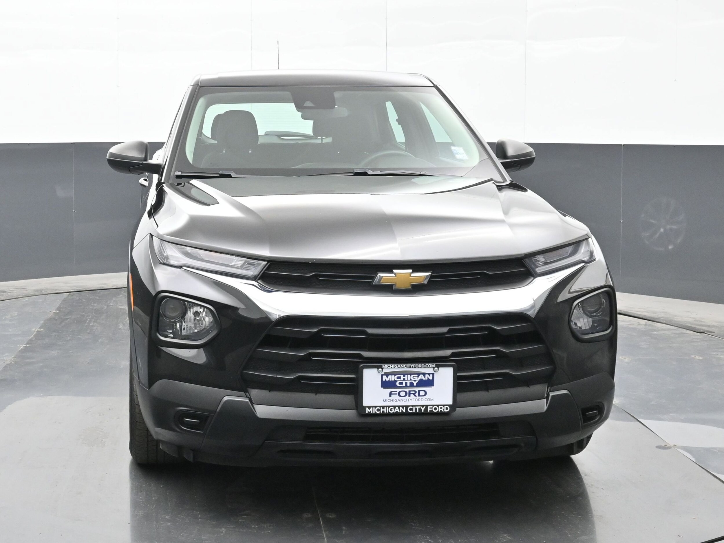 2021 Chevrolet Trailblazer LS photo 2