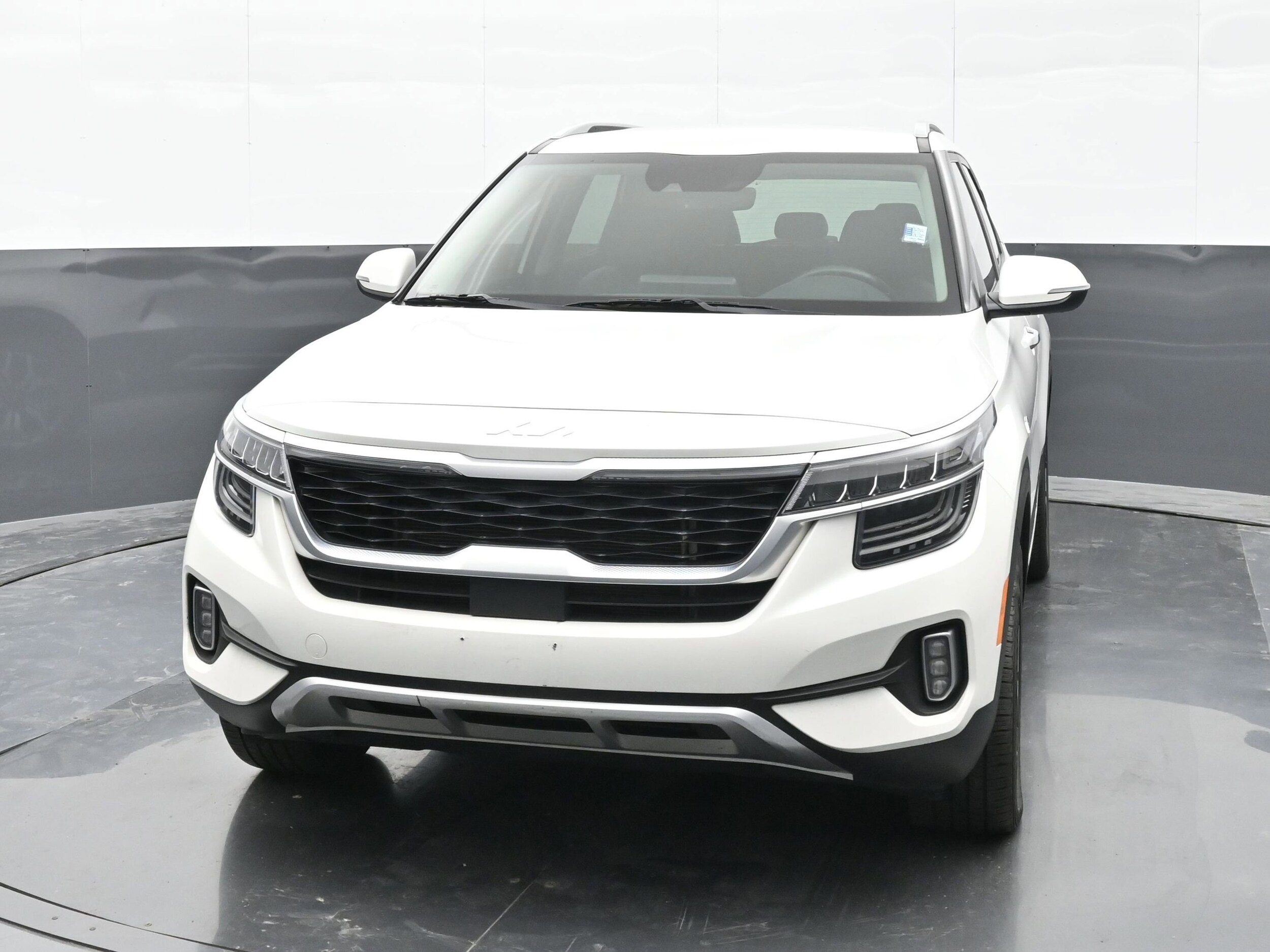 2022 Kia Seltos SX photo 2