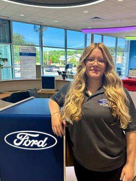 Staff member Alysssa Lee from ID_4624fd365a94