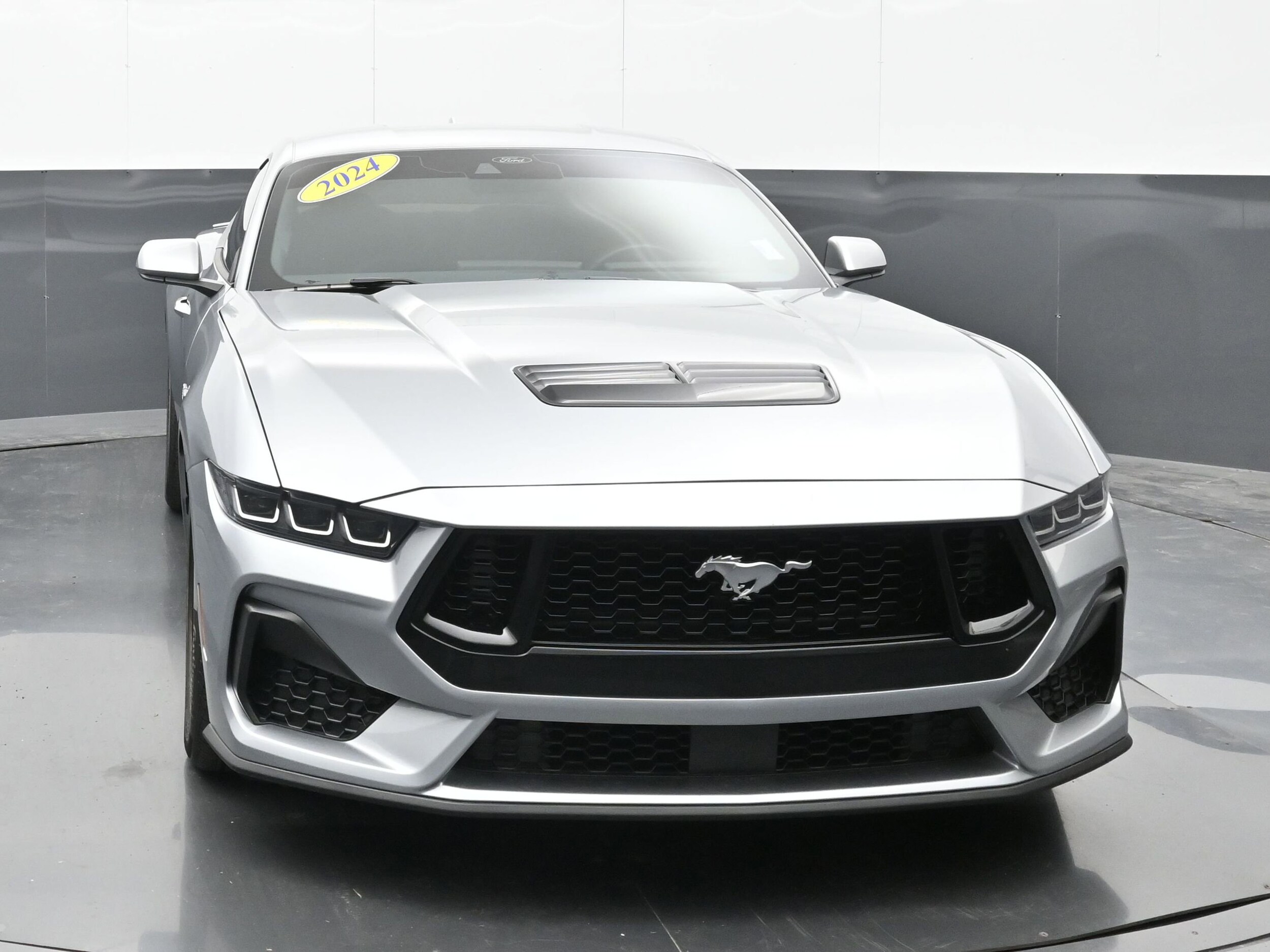 2024 Ford Mustang GT photo 2