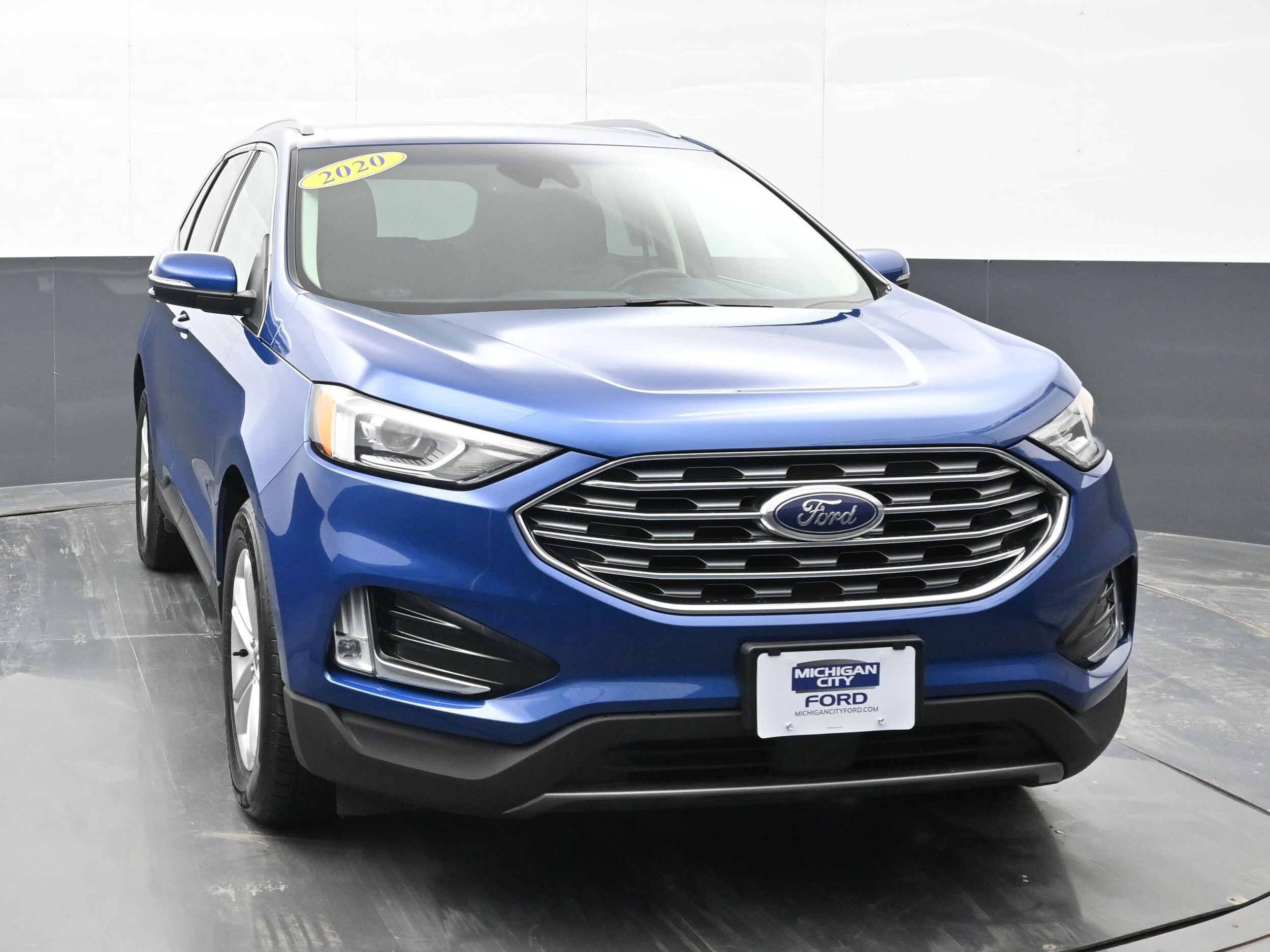2020 Ford Edge SEL photo 2