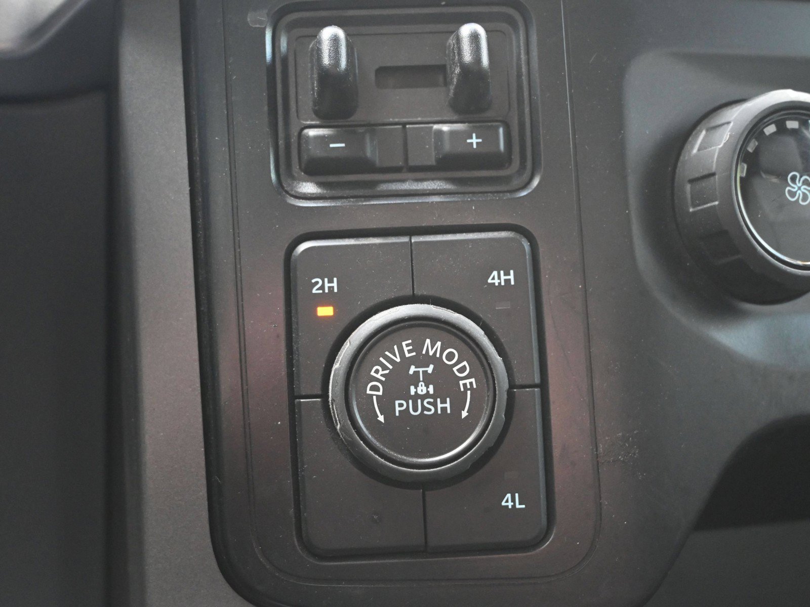 2023 Ford F-150 XLT - Photo 24