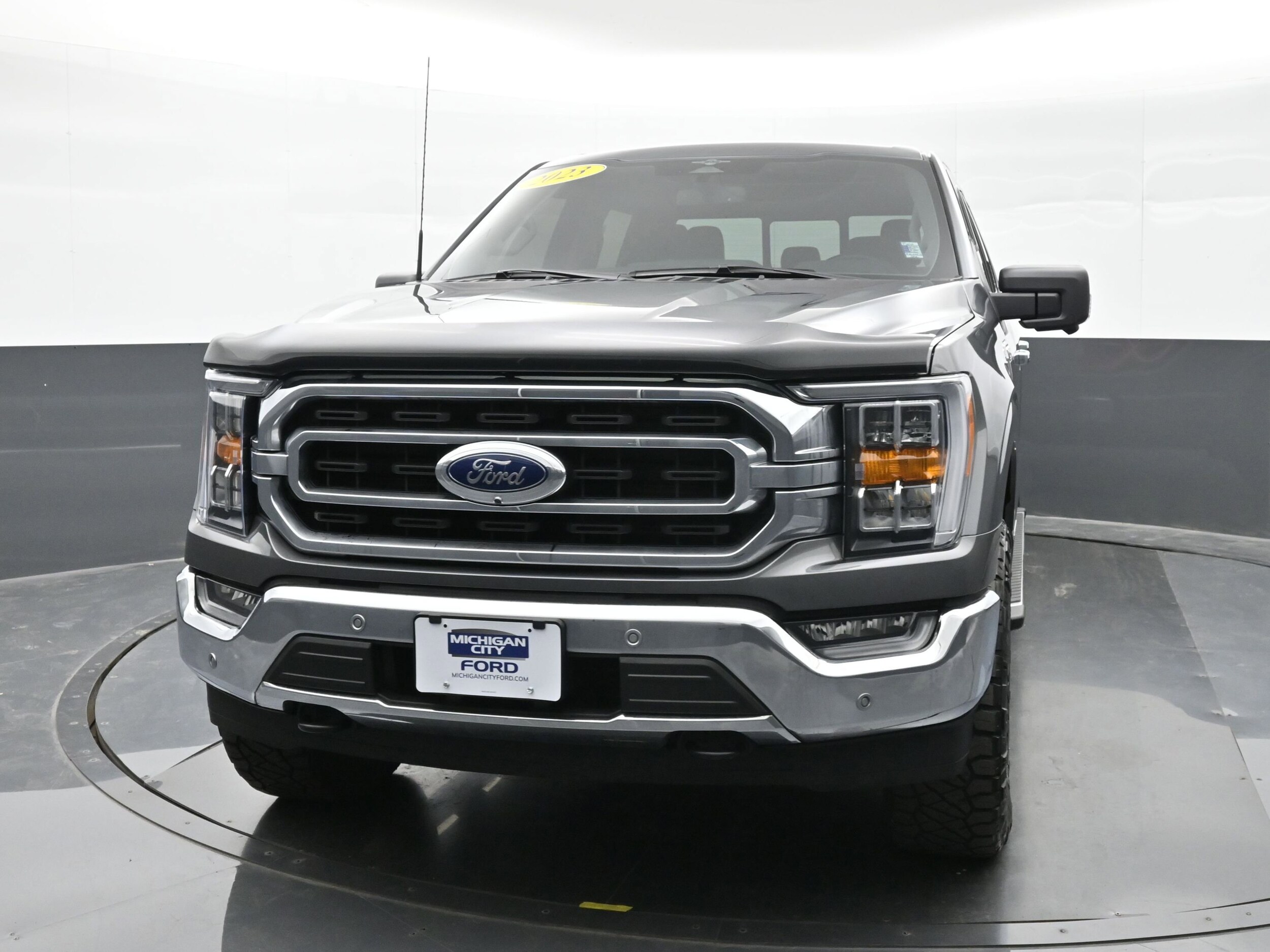 2023 Ford F-150 XLT photo 3