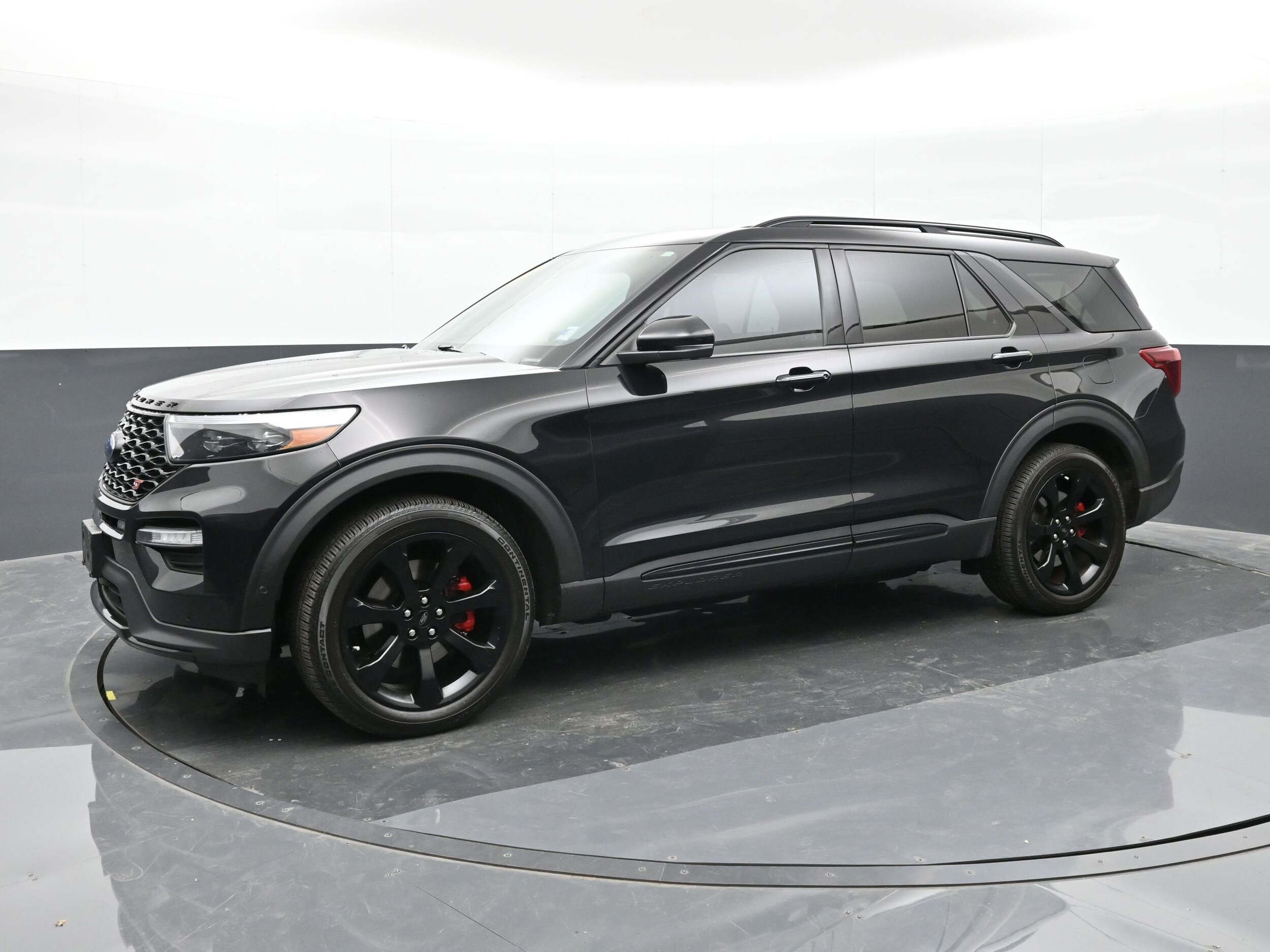 2020 Ford Explorer ST photo 3