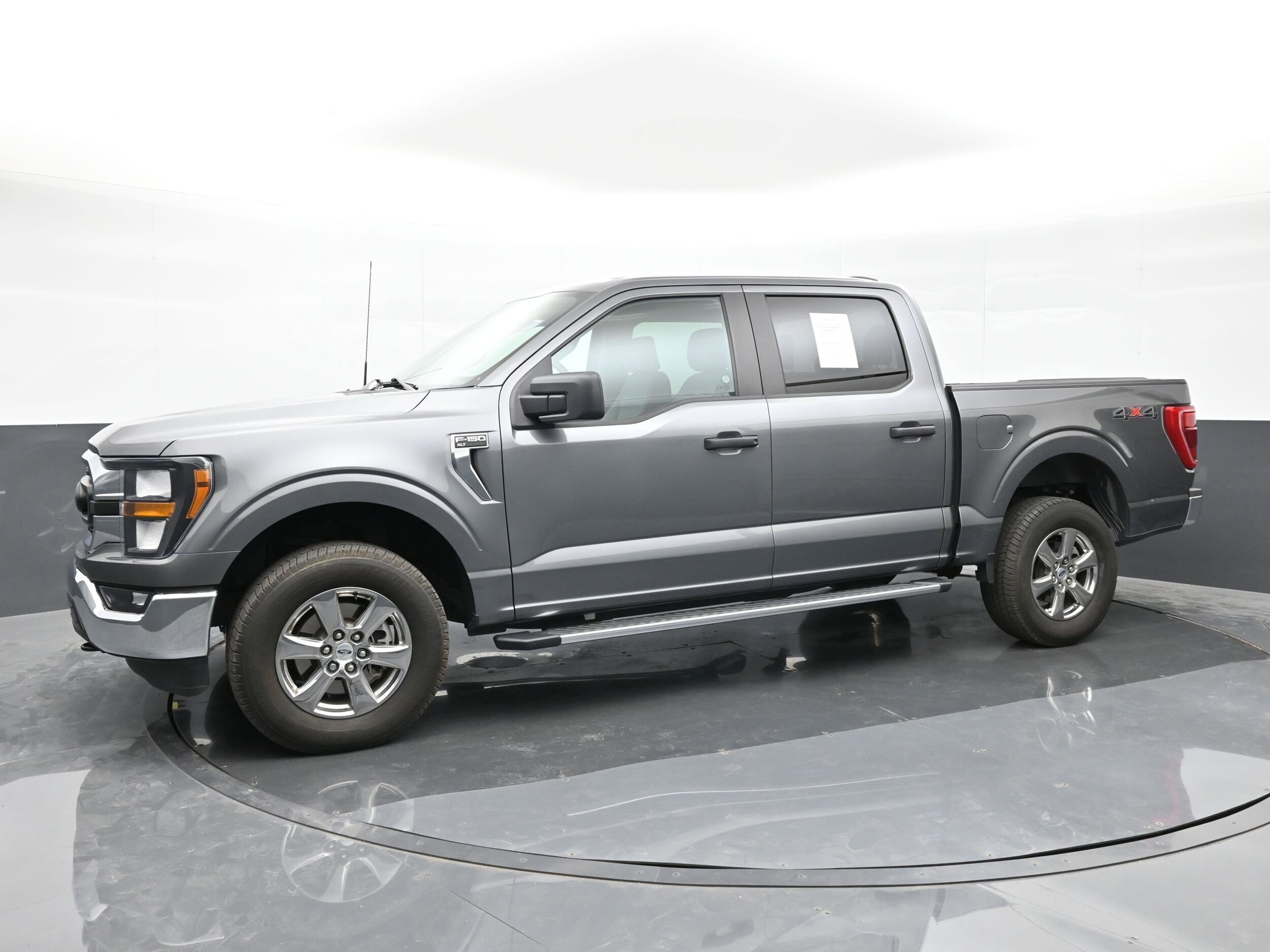 2023 Ford F-150 XLT photo 4