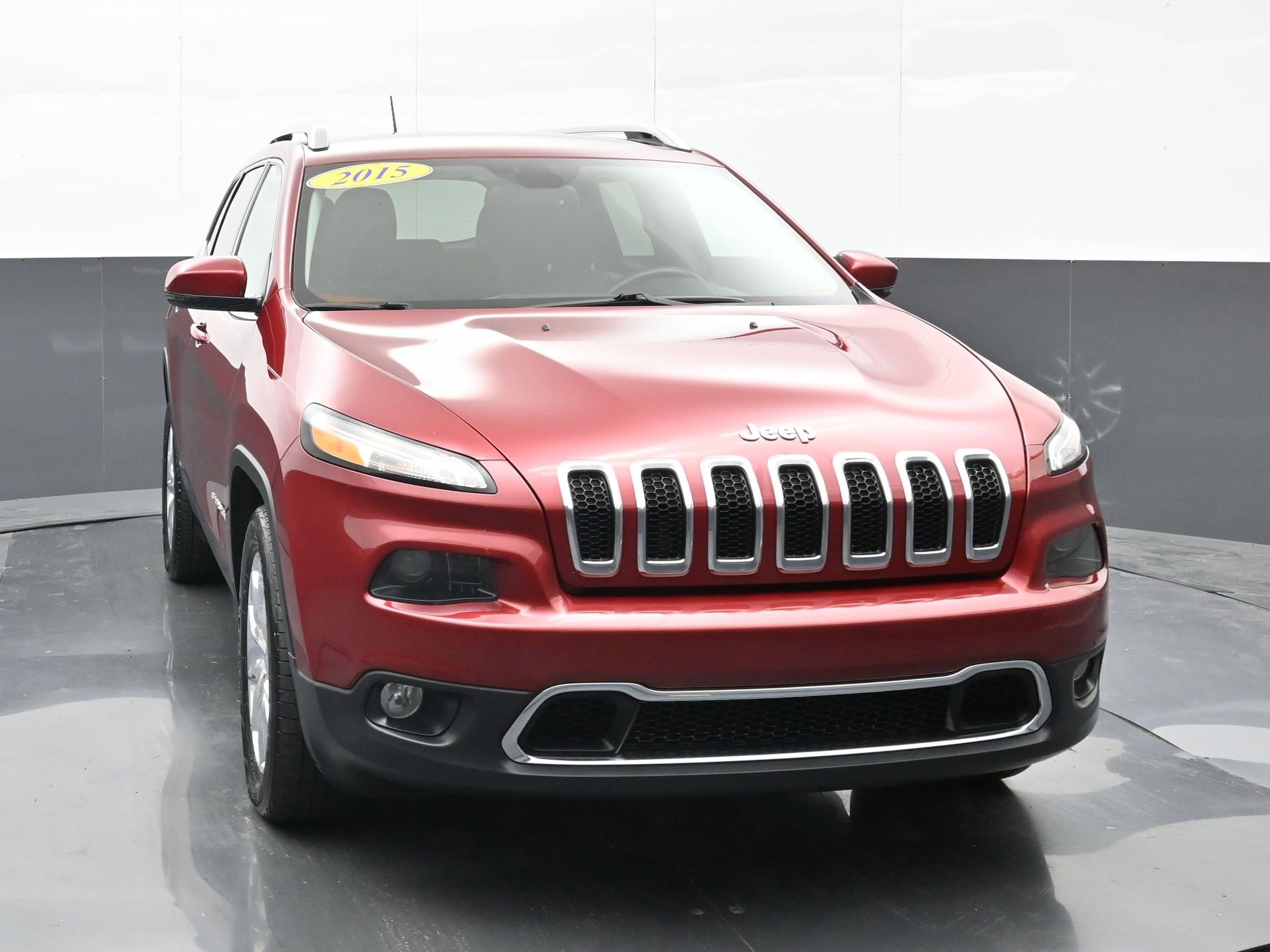 Used 2015 Jeep Cherokee Limited with VIN 1C4PJMDS4FW717697 for sale in Michigan City, IN
