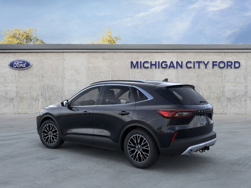 2024 Ford Escape Titanium photo 4