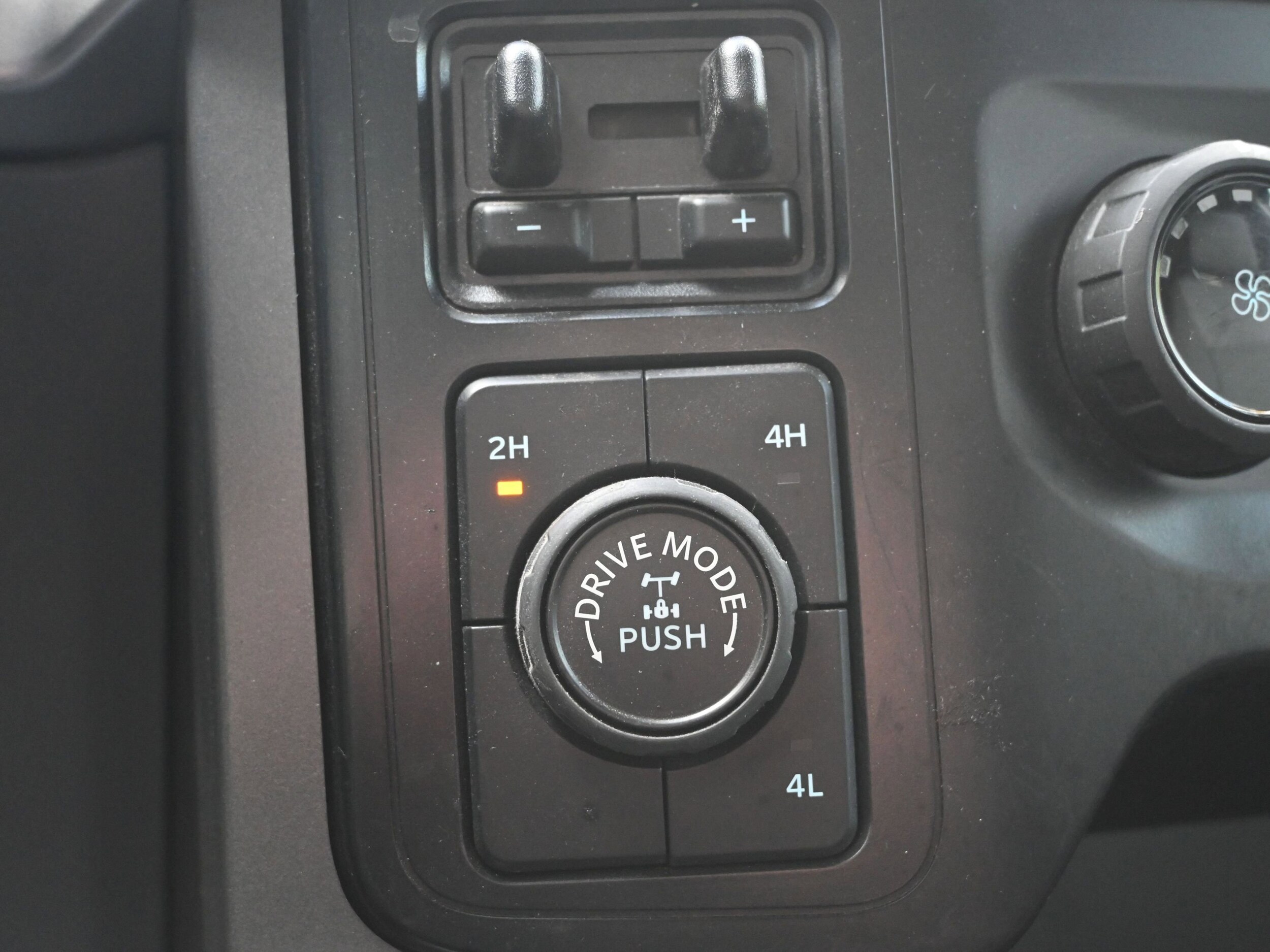 2023 Ford F-150 XLT - Photo 24