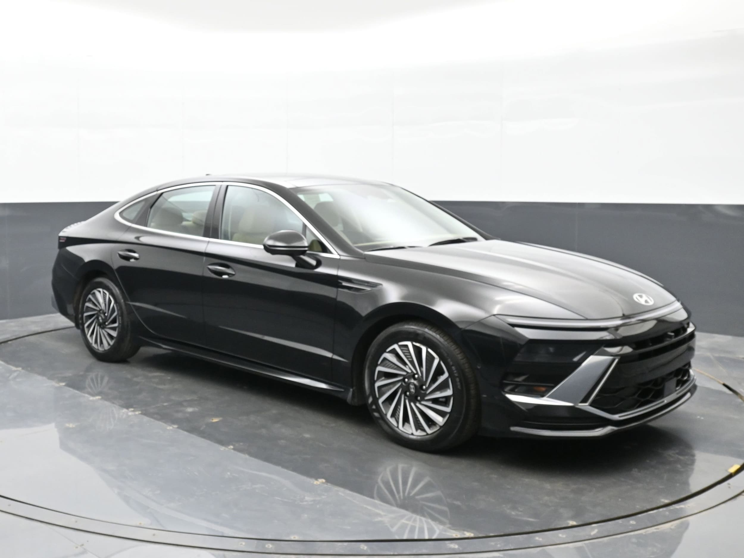 2025 Hyundai Sonata Hybrid Limited - Photo 6