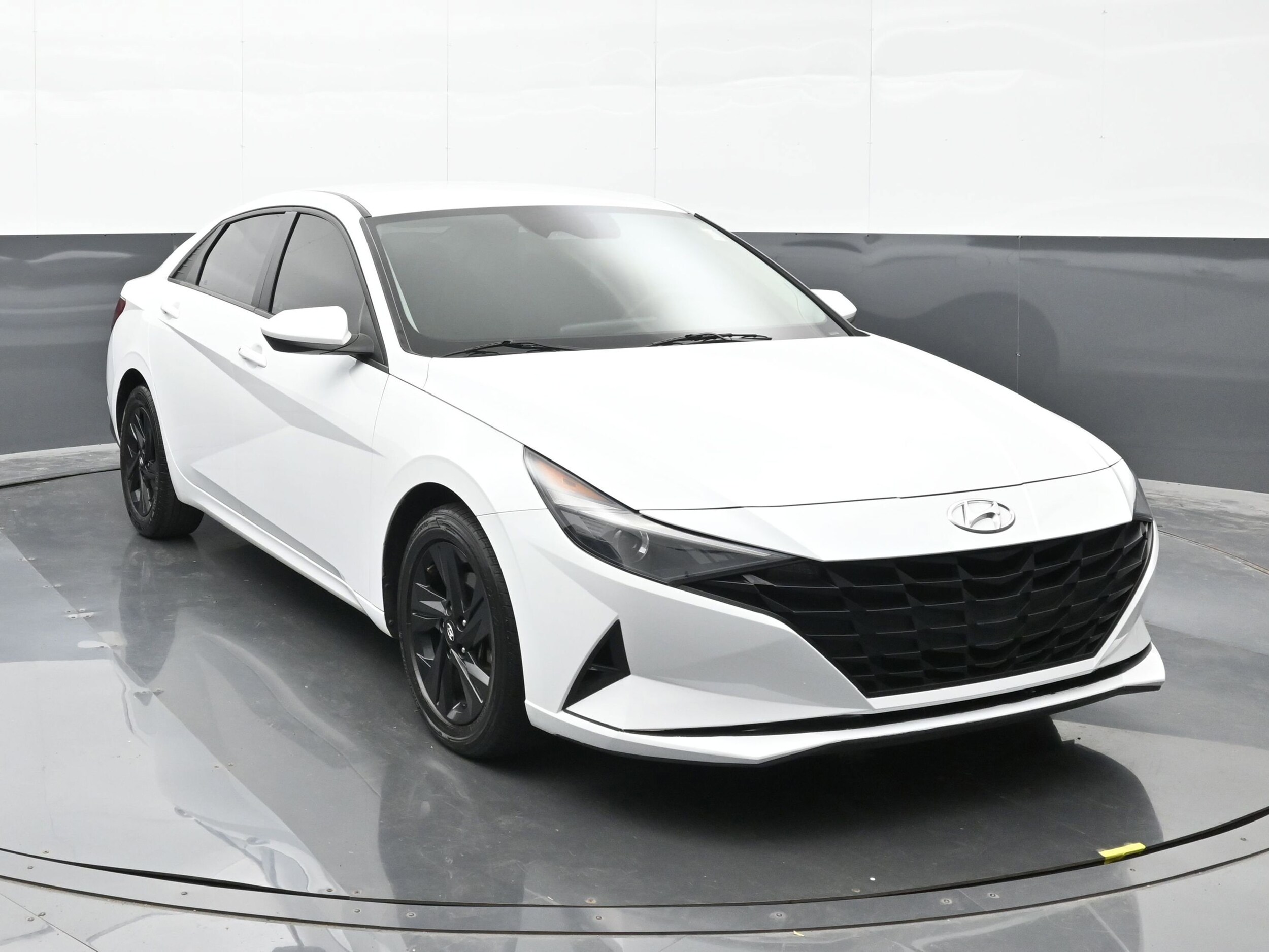 Certified 2022 Hyundai Elantra SEL with VIN 5NPLM4AG7NH060470 for sale in Streamwood, IL