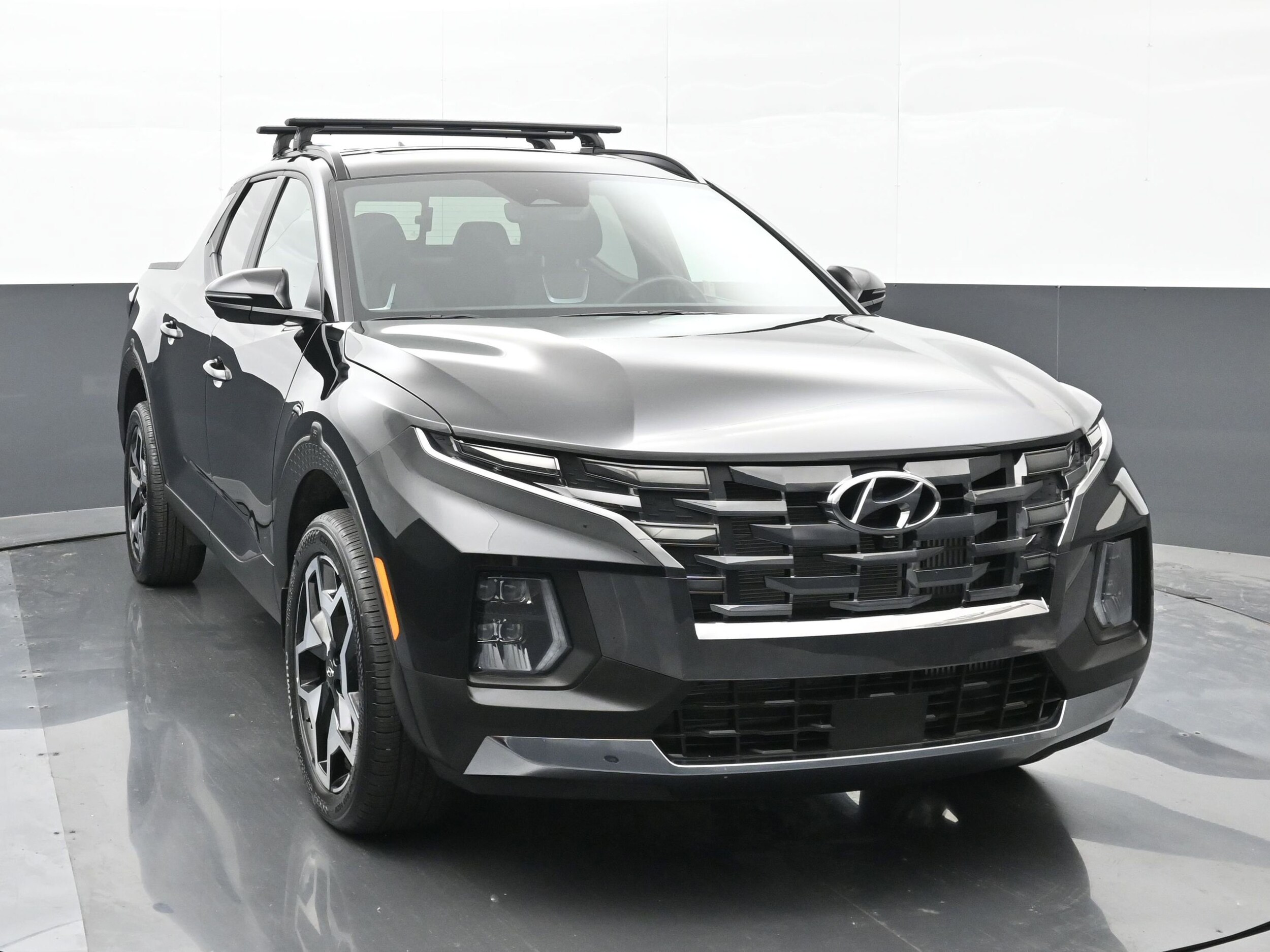 2024 Hyundai Santa Cruz Limited photo 2