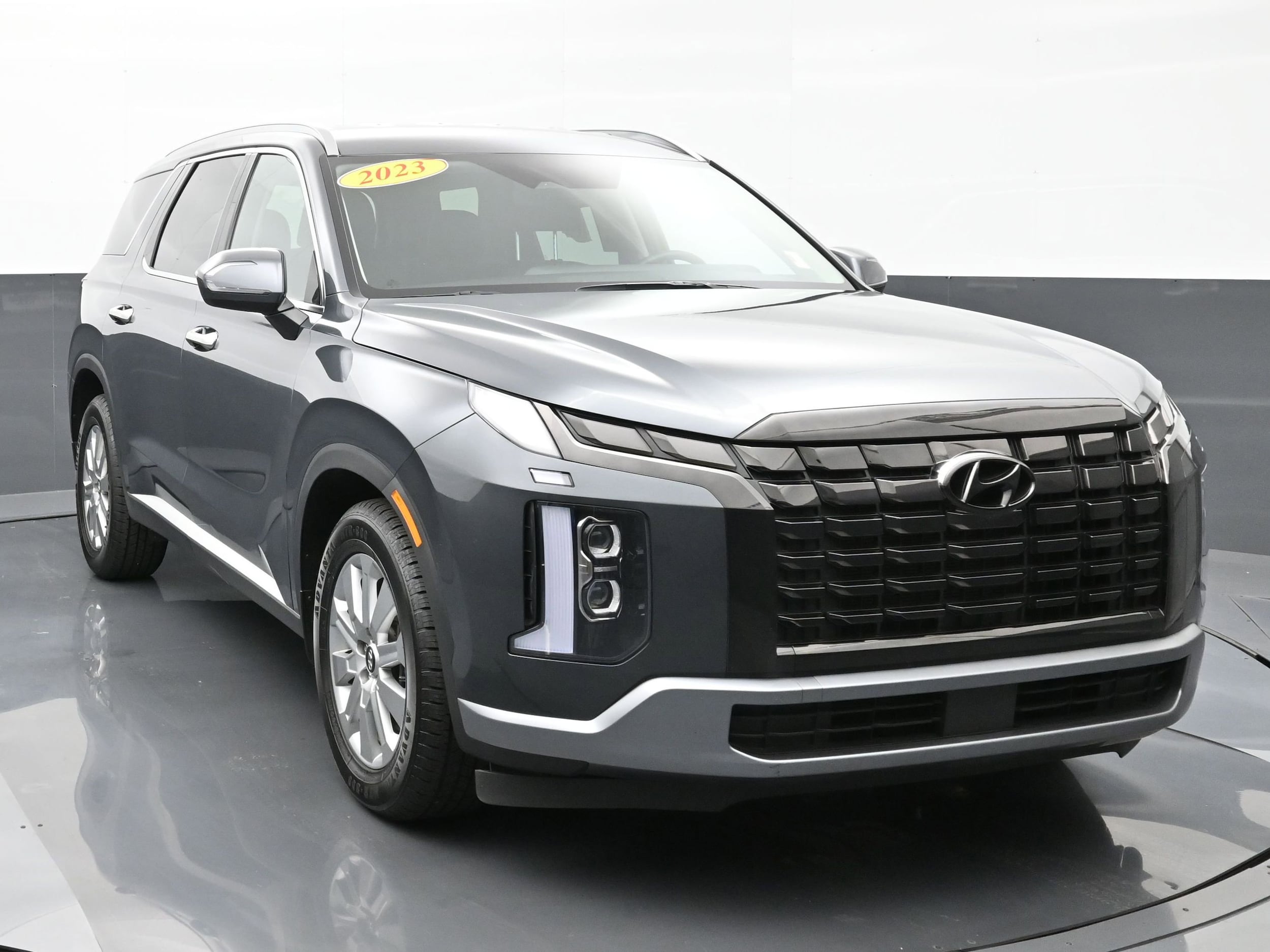 Used 2023 Hyundai Palisade SEL with VIN KM8R2DGEXPU525527 for sale in Michigan City, IN