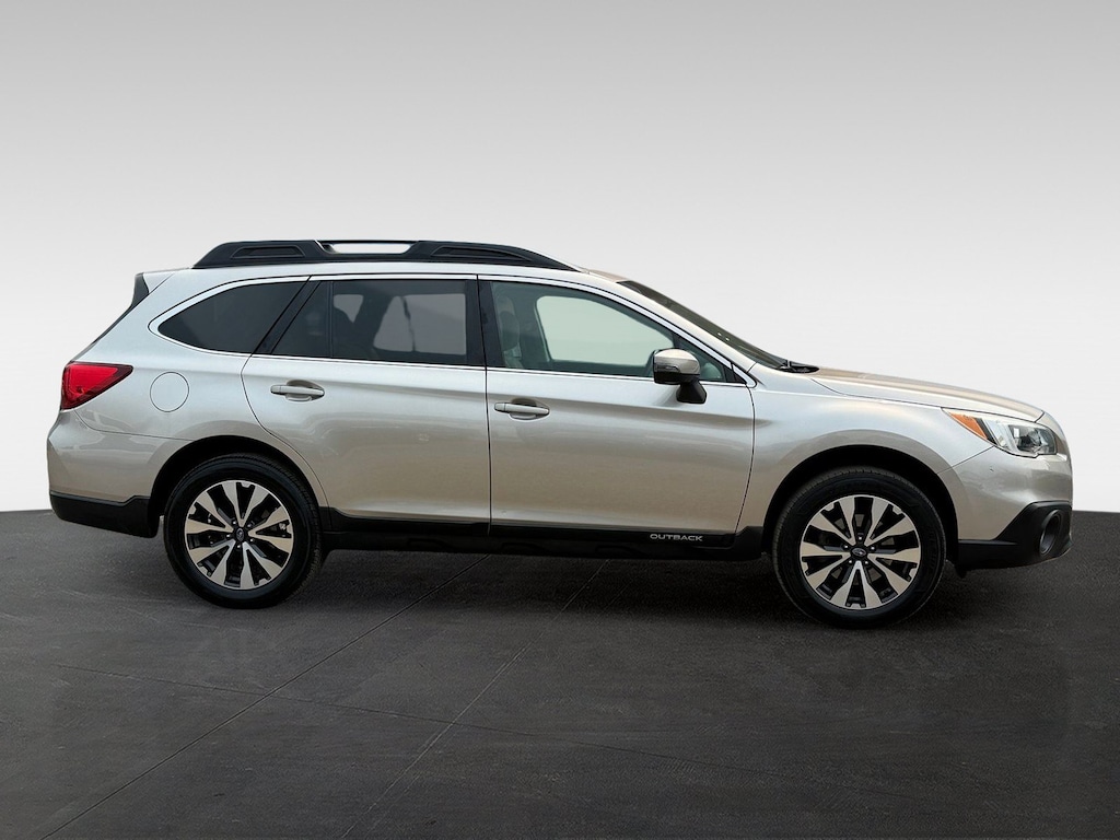 Used 2015 Subaru Outback 2.5i Limited w/Moonroof/KeylessAccess/Nav/EyeSight SUV