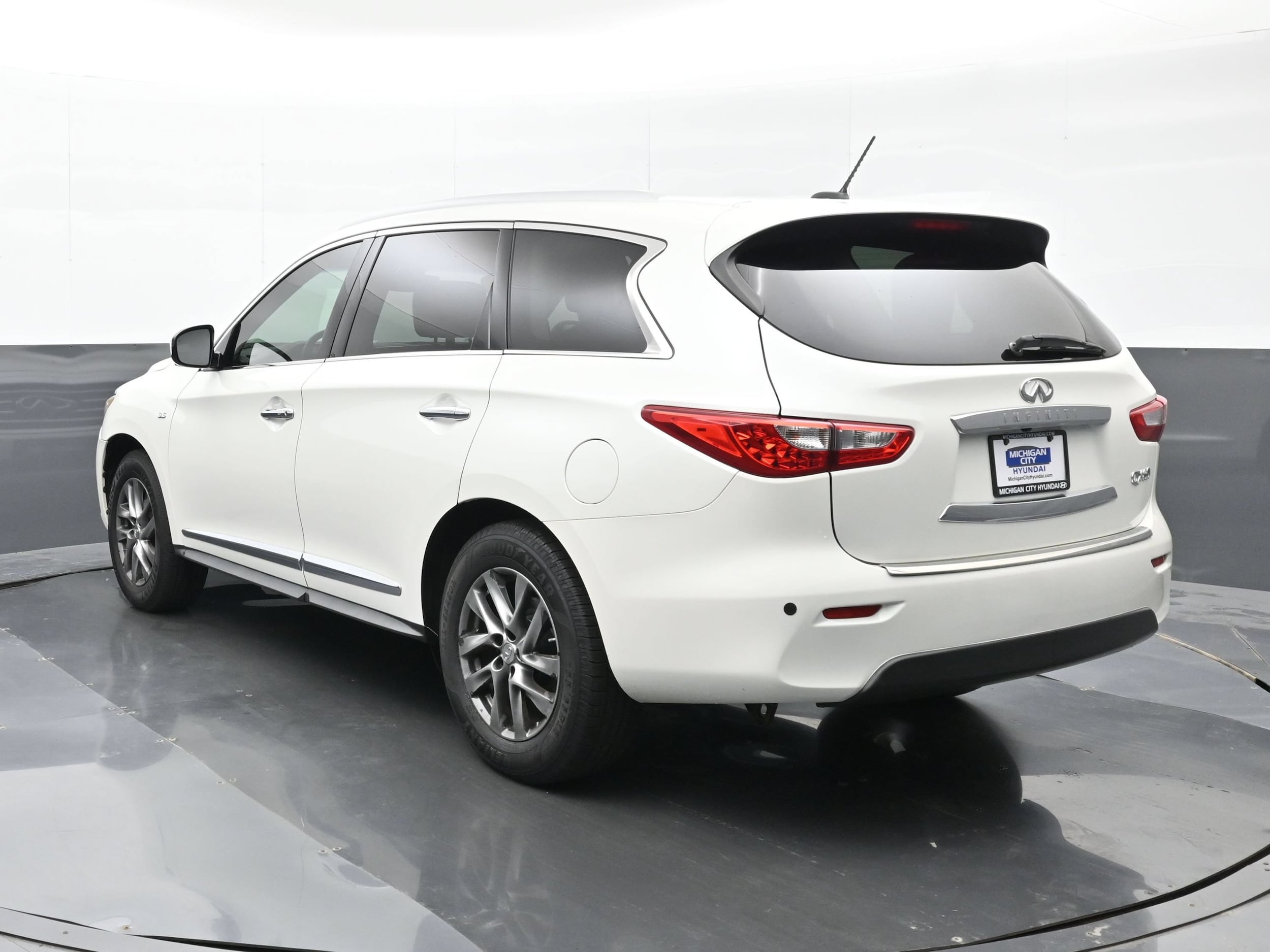 Used 2015 INFINITI QX60 Base with VIN 5N1AL0MN5FC530310 for sale in Michigan City, IN